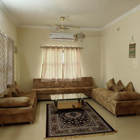 Sharvari Home Stay أودوبي المظهر الخارجي الصورة