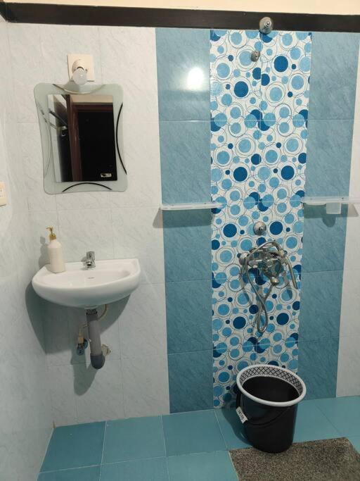 Sharvari Home Stay أودوبي المظهر الخارجي الصورة