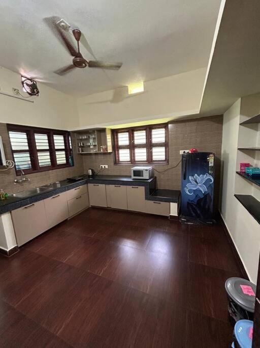 Sharvari Home Stay أودوبي المظهر الخارجي الصورة