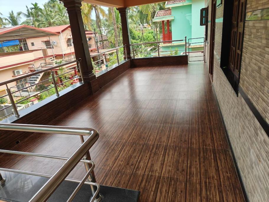 Sharvari Home Stay أودوبي المظهر الخارجي الصورة