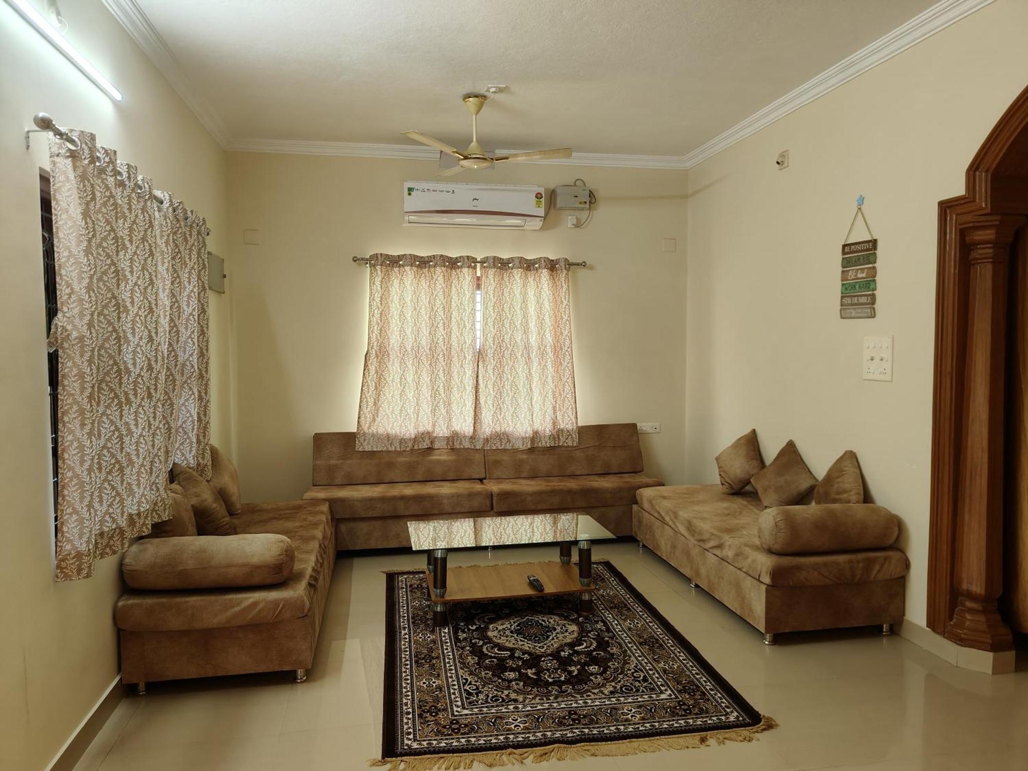 Sharvari Home Stay أودوبي المظهر الخارجي الصورة
